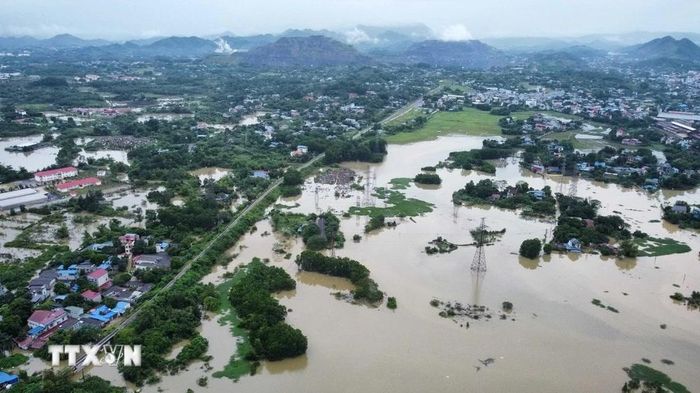 Phường Quang Vinh, thành phố Thái Nguyên vẫn bị nước chia cắt (ảnh chụp lúc 6 giờ 50 ngày 11/9). (Ảnh: Hoàng Hiếu/TTXVN)