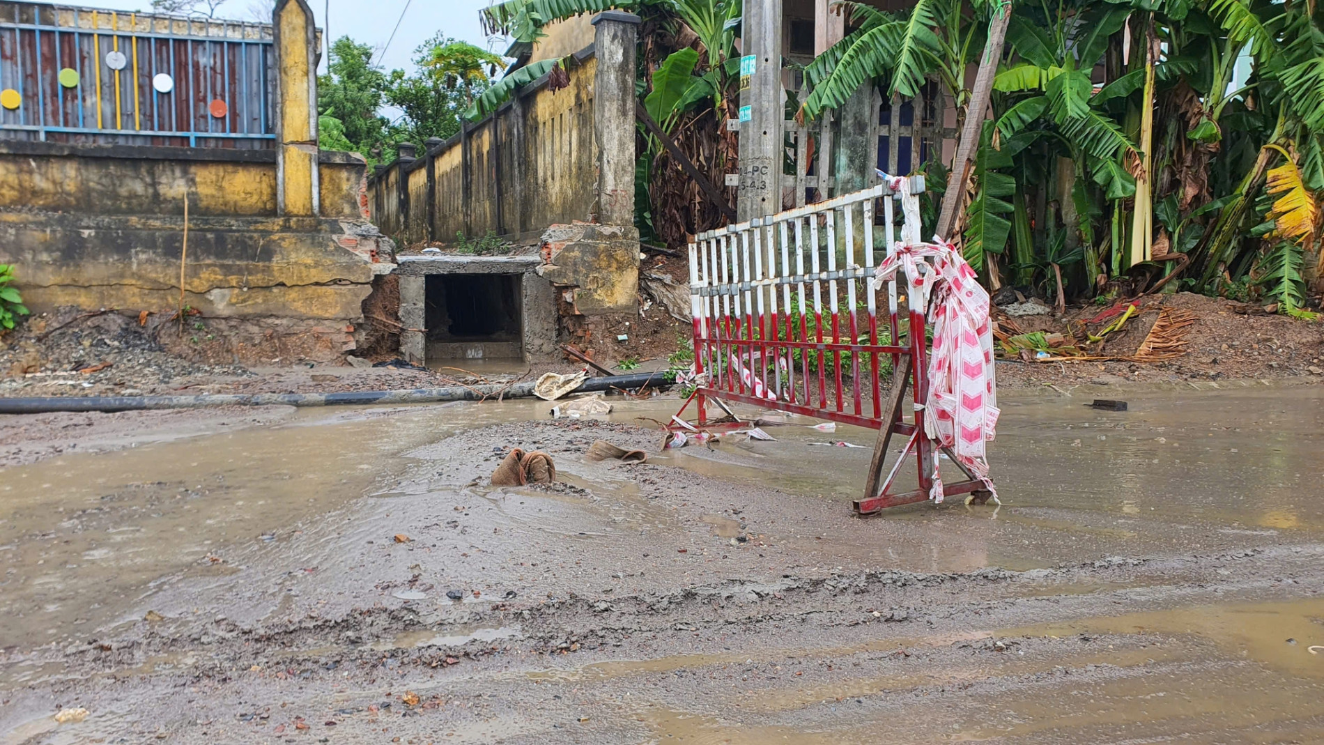 Đà Nẵng: Bùn từ dự án cụm công nghiệp Cẩm Lệ dội xuống khu dân cư sau mưa lớn- Ảnh 7.