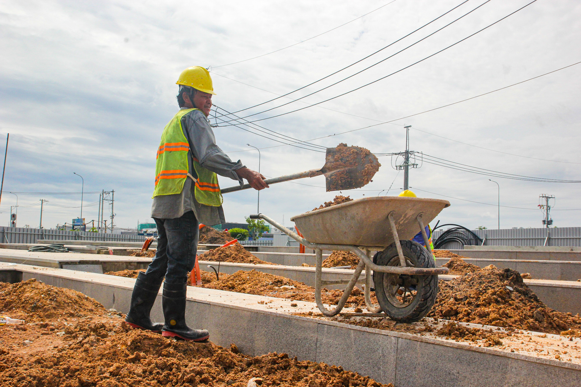 Toàn cảnh công trường xây dựng khu công nghiệp rộng gấp rưỡi quận 1, có siêu nhà máy 1,3 tỷ USD- Ảnh 7.