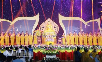 Đại lễ Phật đản năm 2023 thu hút hàng nghìn người tham dự