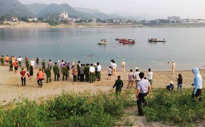 Hòa Bình: Rủ nhau đi tắm sông Đà, 8 học sinh bị chết đuối