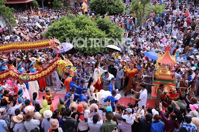 Chùm ảnh: Hàng vạn người dự Lễ hội Quán Thế âm ở Đà Nẵng
