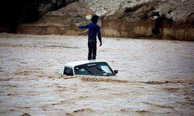 Lũ lụt nghiêm trọng tàn phá miền Nam Iran, 46 người thương vong