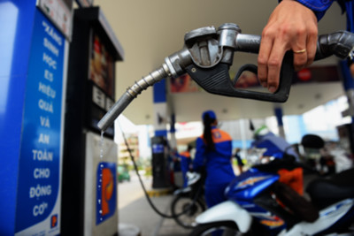 Giá xăng dầu hôm nay 1/4: Tăng trưởng có xu hướng lên ngưỡng cao