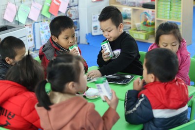Chung tay để có ly sữa học đường an toàn, hiệu quả cho trẻ em Thủ đô