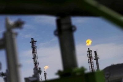 Giá dầu thế giới giảm nhưng vẫn gần mức cao nhất trong 5 tháng