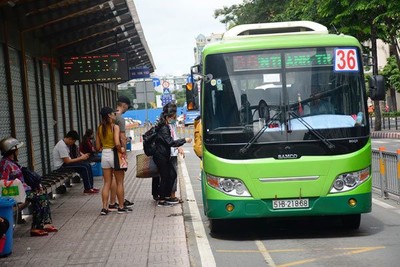 TP.HCM: Tăng cường xe buýt phục vụ người dân dịp lễ Giỗ tổ và 30/4