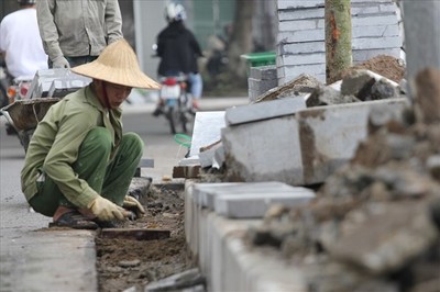 Hà Nội yêu cầu quận, huyện chịu trách nhiệm về lát đá vỉa hè