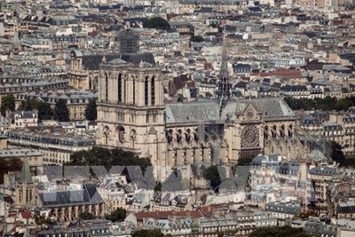 Nhà thờ Đức Bà Paris được xây dựng từ khi nào?