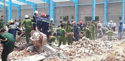 Thêm 1 nạn nhân tử vong trong vụ sập tường ở Vĩnh Long