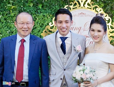HLV Park Hang Seo rạng ngời trong đám cưới của Đỗ Hùng Dũng