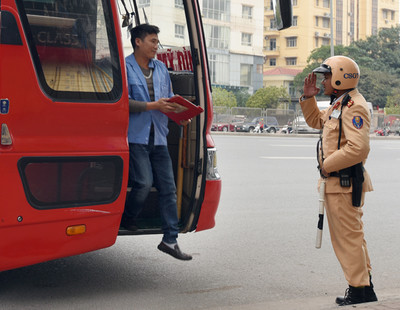 Chống xe khách “quá cảnh” qua Hà Nội: “Nút thắt” cần tháo gỡ