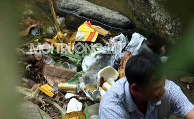Nghệ An: Các khe suối ngập rác sau kỳ nghỉ lễ