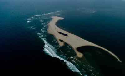 Đảo cát nổi giữa biển Cửa Đại biến đổi sau mỗi tuần
