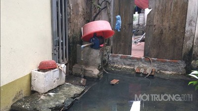Hà Nội: Một nhà chặn cống rãnh, cả xóm điêu đứng vì ô nhiễm nặng