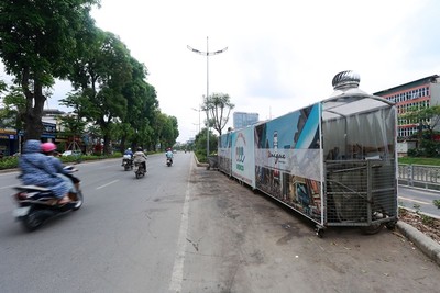Hà Nội: Nhiều tuyến đường trang bị “nhà ở di động” cho xe đẩy rác