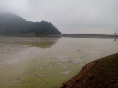 Thái Nguyên: Dân kêu cứu vì hồ nước đẹp nhất tỉnh bị ô nhiễm