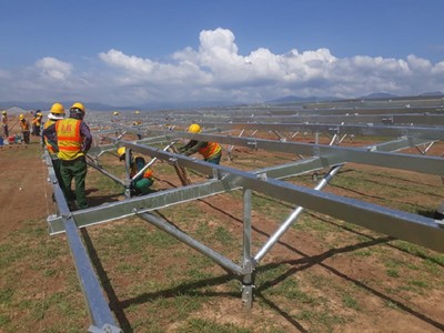 Phát triển Ninh Thuận trở thành trung tâm năng lượng tái tạo