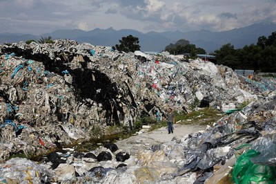 Quyết không trở thành “bãi rác” của thế giới, ĐNA đòi trả lại rác