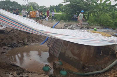 Hà Nội: Vỡ đường ống nước sạch, 3 quận nội thành bị ảnh hưởng