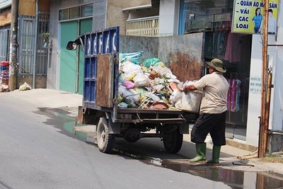Chuyện lạ Đồng Nai: Các 'quan chức' thôn xung phong đi...nhặt rác