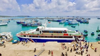 Đảo Phú Quý lo ngại khi du lịch phát triển nóng