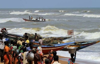 Ấn Độ sơ tán khẩn cấp 300.000 người trước khi siêu bão đổ bộ