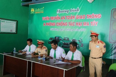 Đắk Nông: Tổ chức ký cam kết lái xe an toàn cho tài xế taxi Mai Linh