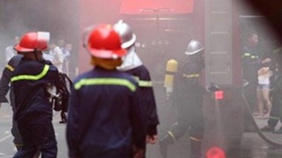 Hà Nội: Cứu 25 du khách mắc kẹt trong đám cháy tại Khách sạn A25