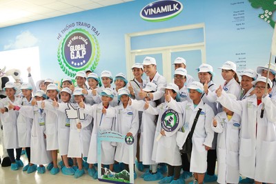 Học sinh hào hứng tự 'khám phá' hành trình sữa học đường Vinamilk