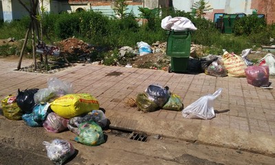 TT-Huế: Vứt rác ra đường phố có thể bị phạt đến 7 triệu đồng