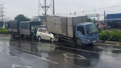 TP.HCM: Tai nạn liên hoàn trên quốc lộ, giao thông ùn ứ nhiều giờ