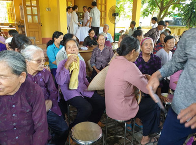 Khám, cấp thuốc miễn phí cho gần 500 người dân ở Bắc Giang