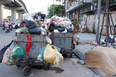 Mỗi ngày Hà Nội thải ra gần 6.000 tấn rác thải nhựa