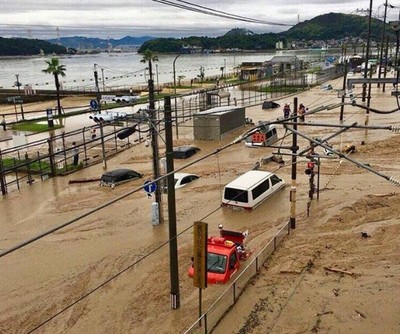 Nhật Bản sơ tán khẩn cấp 1 triệu người do mưa lớn kéo dài