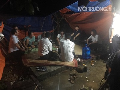 Bãi rác Nam Sơn: Chủ tịch Sóc Sơn ra lều trại gặp dân lúc 1h sáng