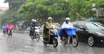Nắng nóng tiếp tục gay gắt, Hà Nội mưa dông vào chiều tối
