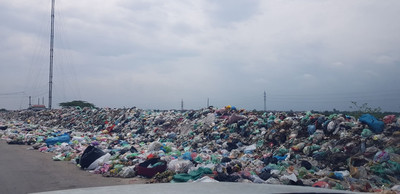 Bắc Ninh: Con đường rác dài hun hút cạnh KCN Yên Phong