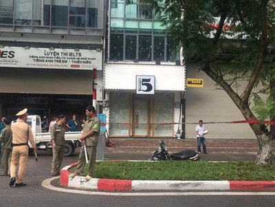 Hà Nội: 1 người tử vong do cây đổ trên đường Trần Đăng Ninh