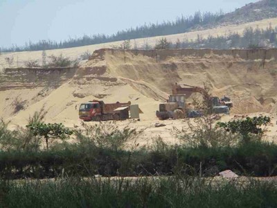 Chấn chỉnh hoạt động khai thác cát tại Bình Định