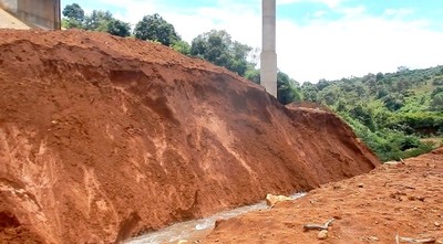 Gia Lai: Đất taluy đường tránh Pleiku sạt lở nghiêm trọng
