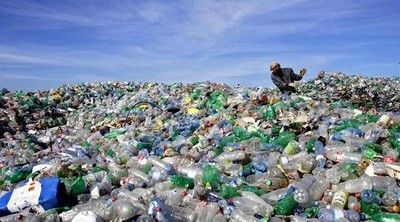 Việt Nam chưa có quy định xử phạt xả rác nhựa sai quy định