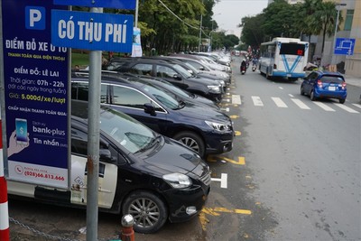 TP.HCM: Mở rộng thu phí ôtô đậu dưới lòng đường