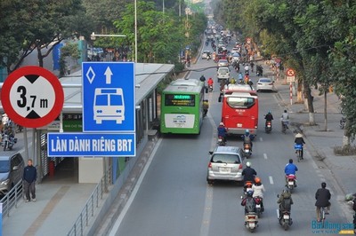 Hà Nội: Mở làn ưu tiên cho xe buýt trên nhiều tuyến đường chính