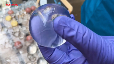 Phát minh uống nước bằng bong bóng thay cho chai nhựa