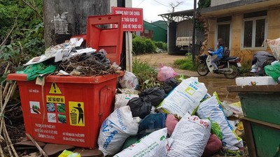 Bầy hầy rác thải nông nghiệp độc hại bủa vây Đà Lạt