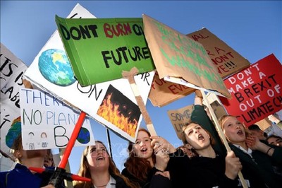 Học sinh toàn cầu đồng loạt chống biến đổi khí hậu