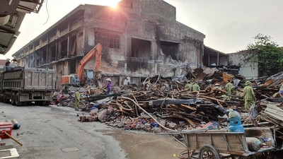 Cháy nhà máy Rạng Đông: Hoàn thành thu gom phế thải trong 7 ngày nữa