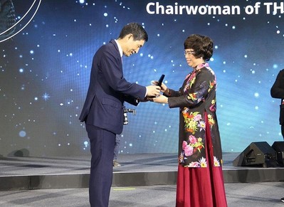 Bà Thái Hương nhận giải thưởng nữ doanh nhân quyền lực Asean