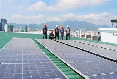 Cung cấp nguồn điện mặt trời nổi quy mô lớn đầu tiên tại Việt Nam